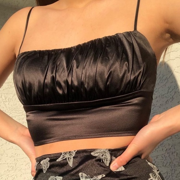 Princes Polly 𝒄𝒓𝒐𝒑 𝒕𝒐𝒑 SOLD - Picture 2 of 4